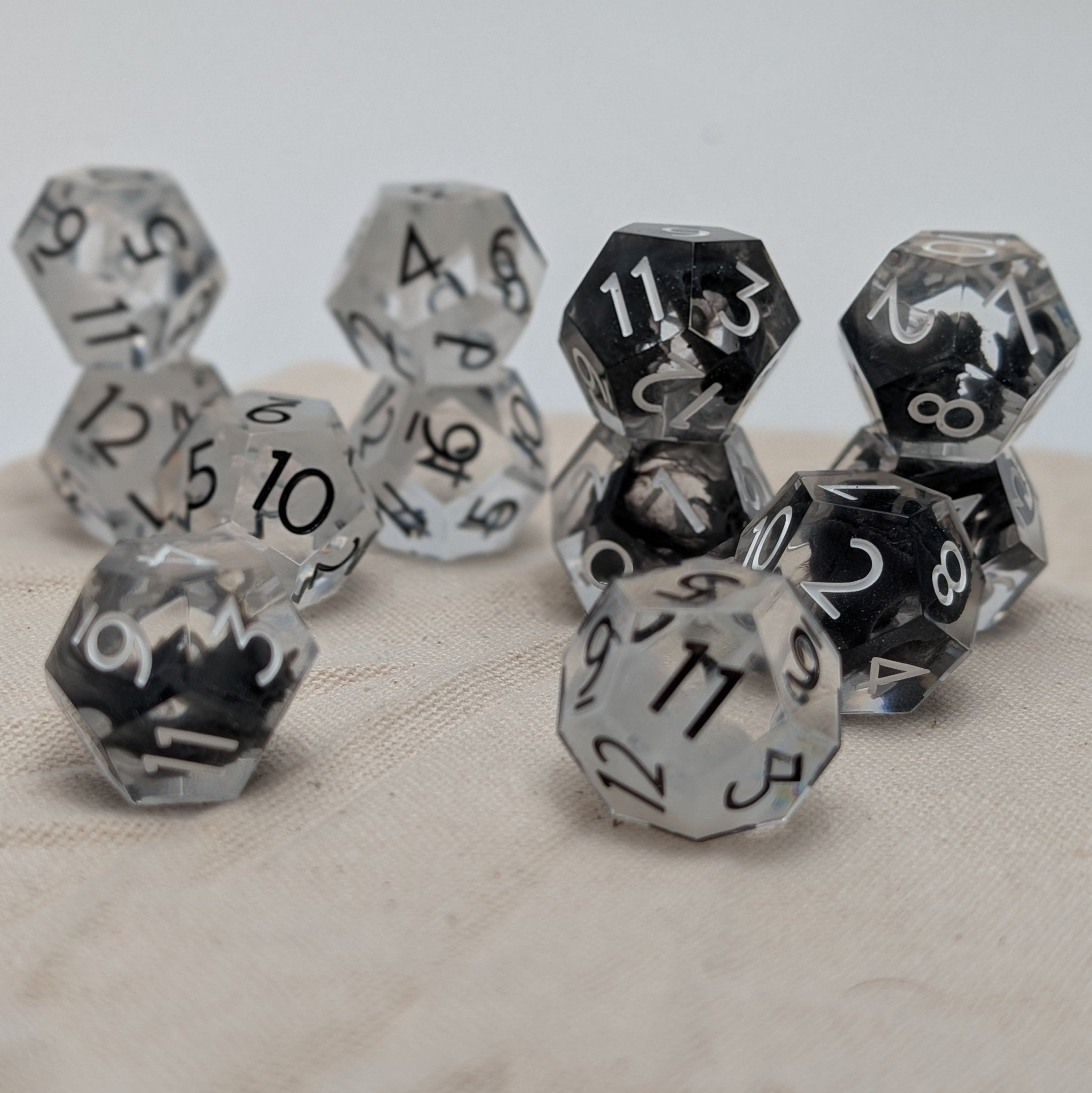 Equilibrium - 2pc Duality Dice for Daggerheart - EBONWOOD