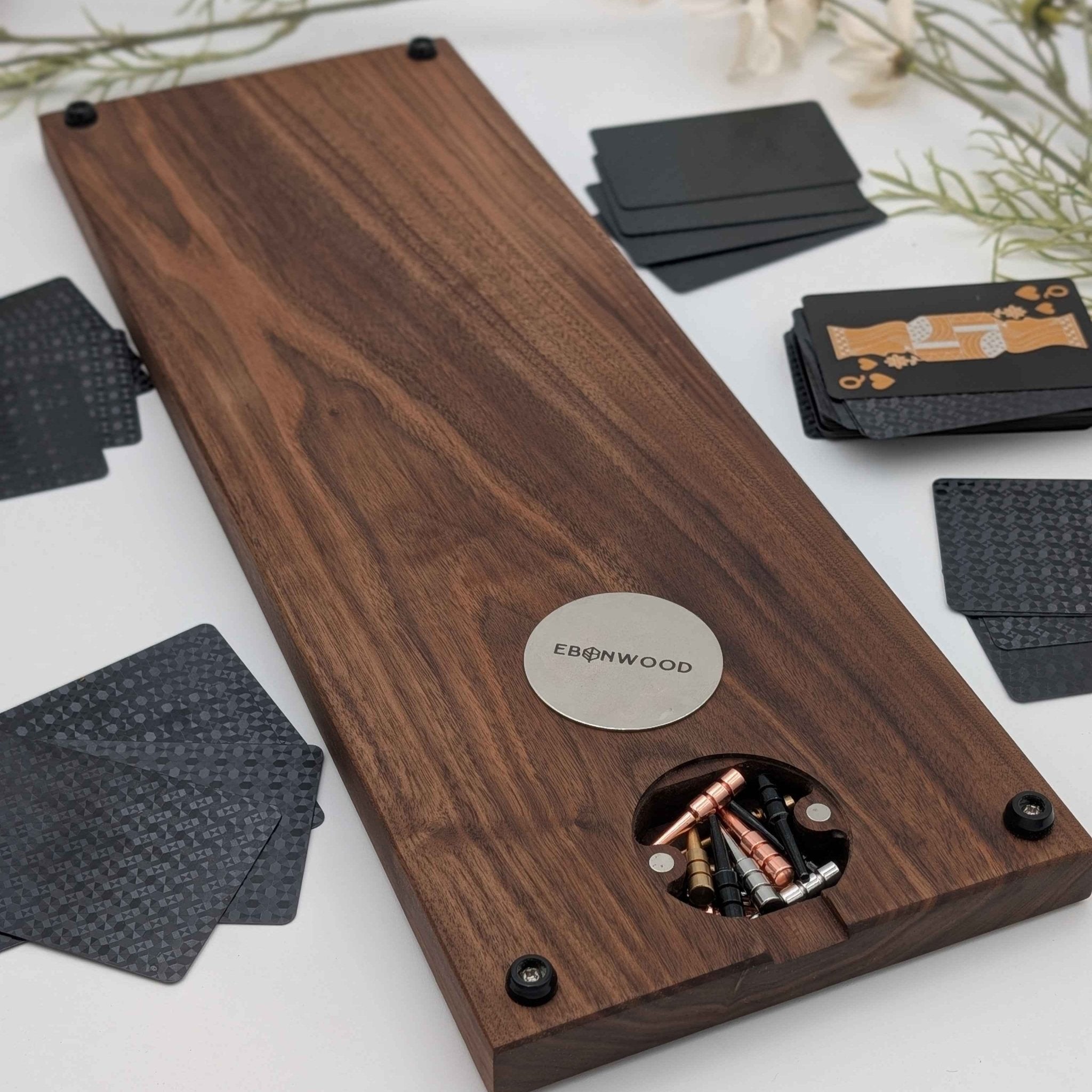 Four_lane_cribbage_board_bottom_peg_storage