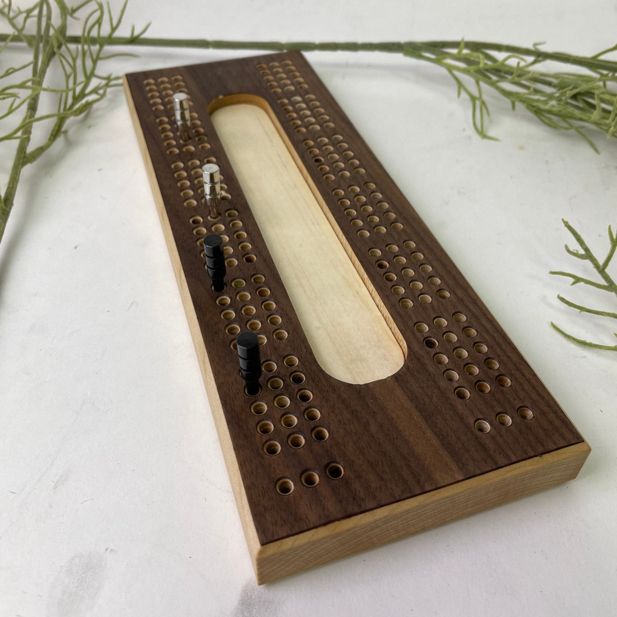 Premium Cribbage Board - Wooden Veneer Travel Board