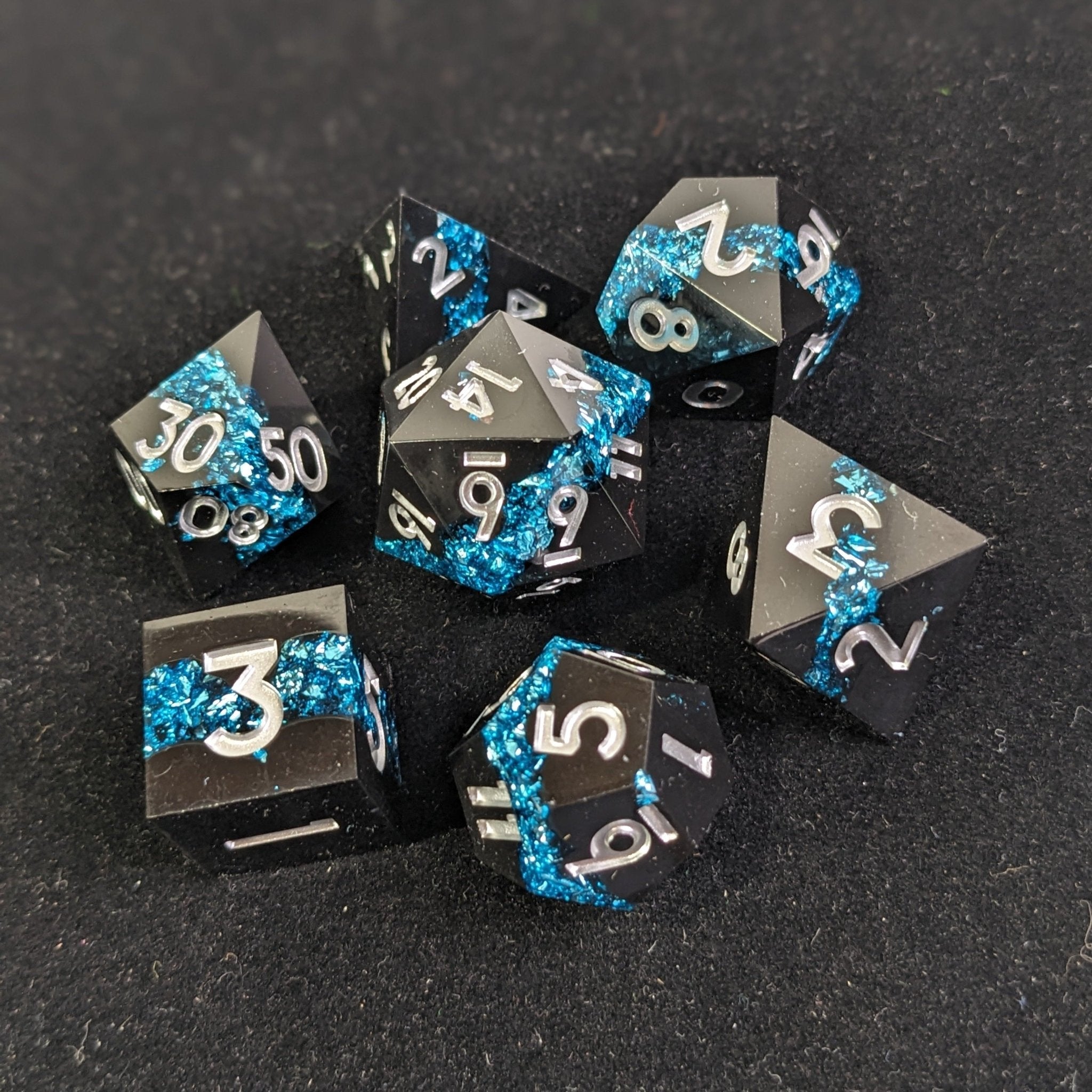 Ice-Crowned Onyx - 7 Piece Luxury D&D Dice Set
