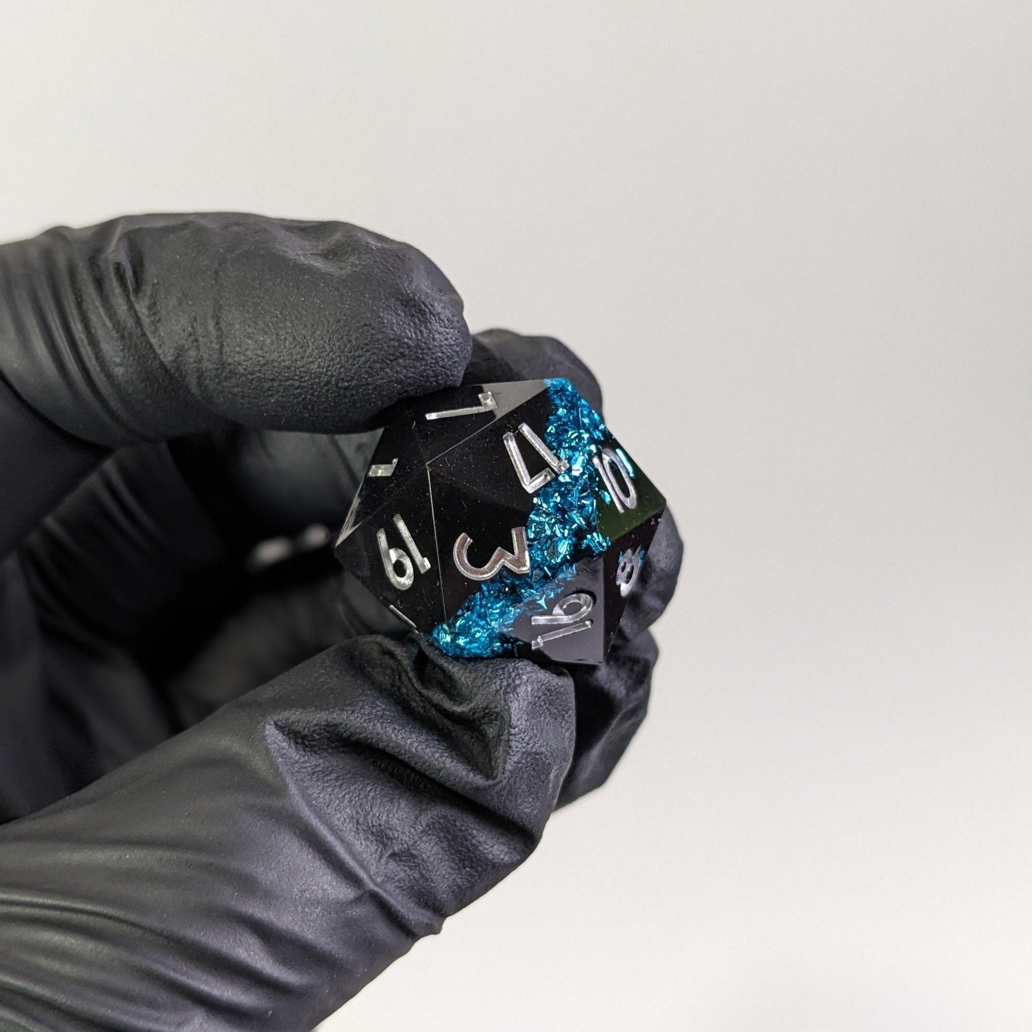 Ice-Crowned Onyx - 7 Piece Luxury D&D Dice Set