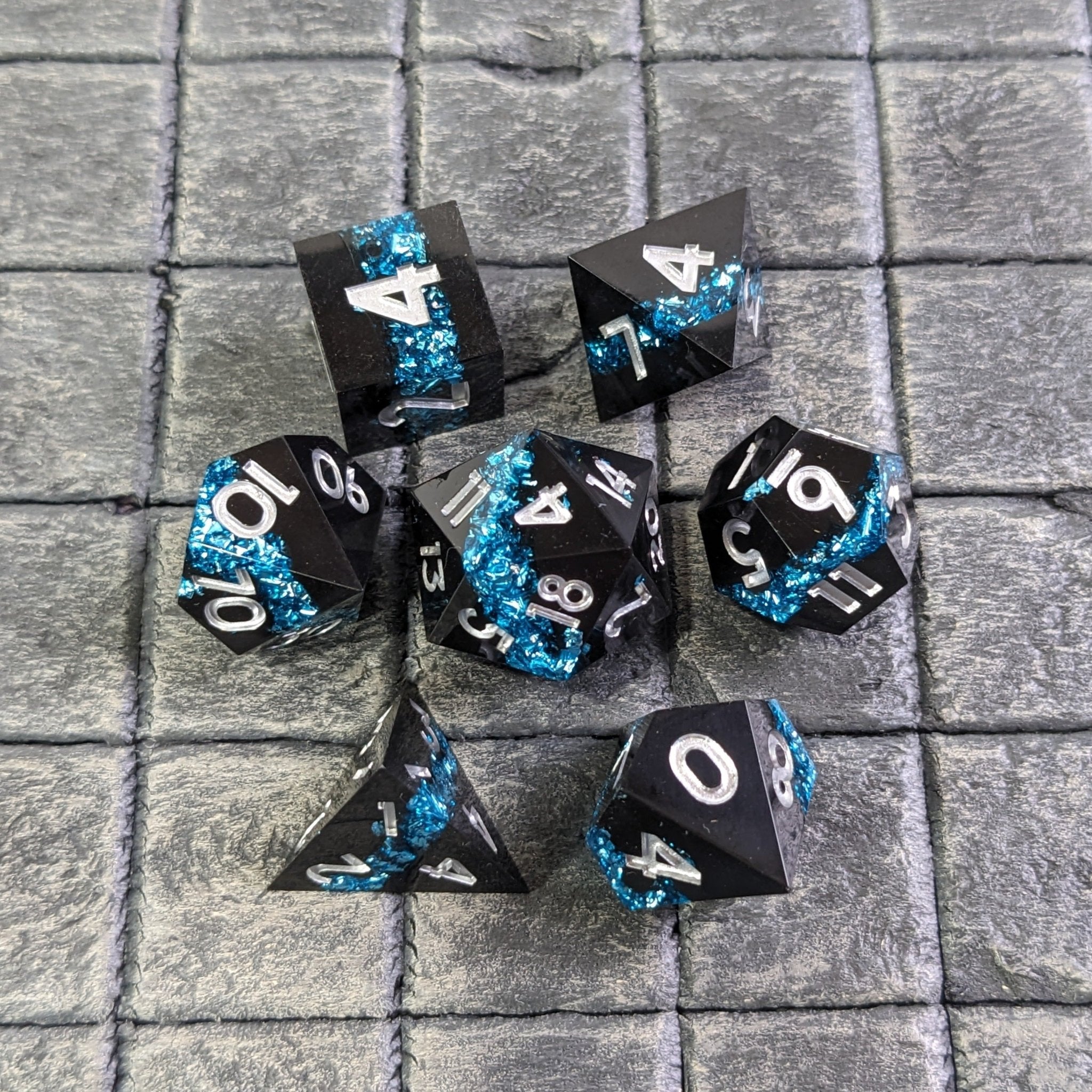 Ice-Crowned Onyx - 7 Piece Luxury D&D Dice Set