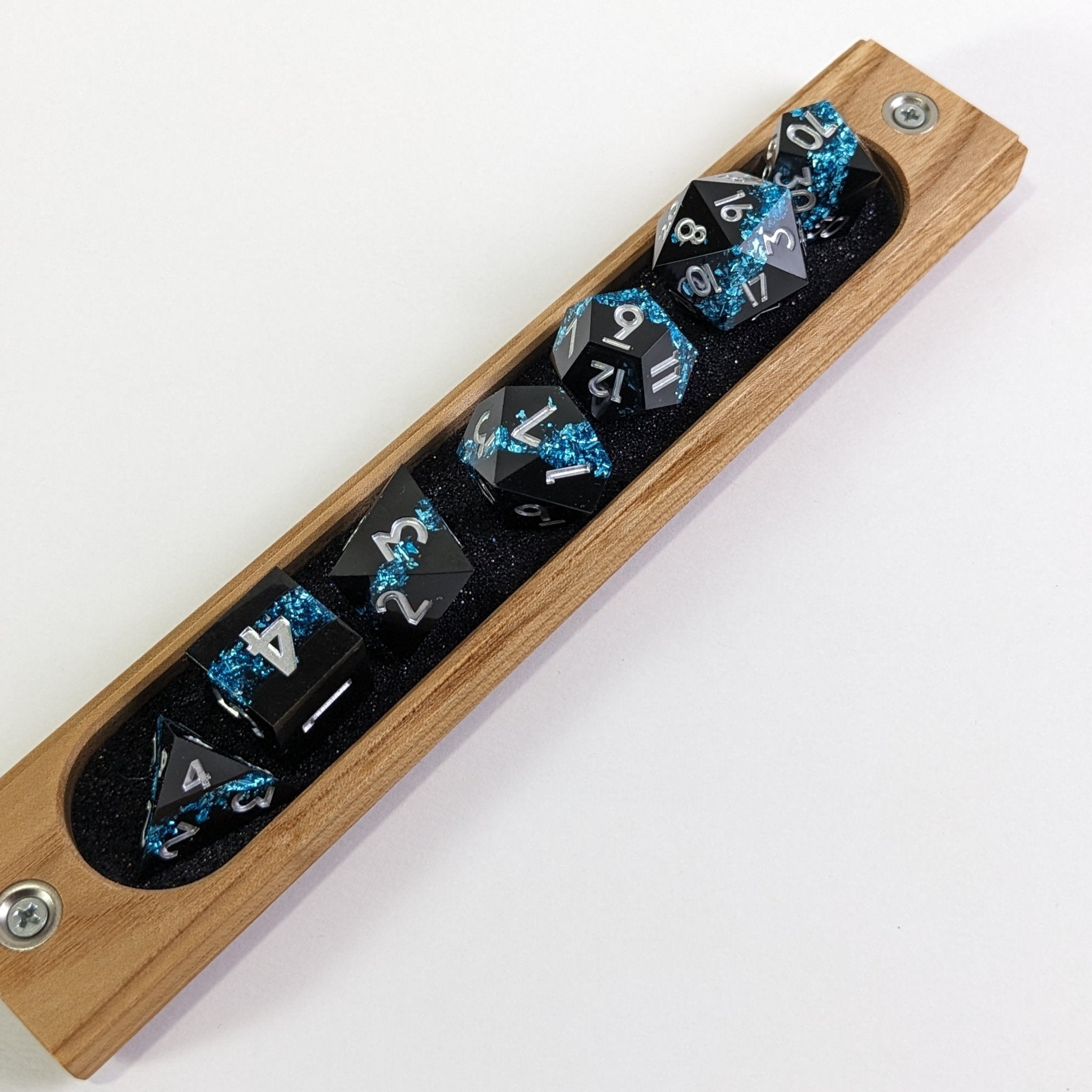 Ice-Crowned Onyx - 7 Piece Luxury D&D Dice Set