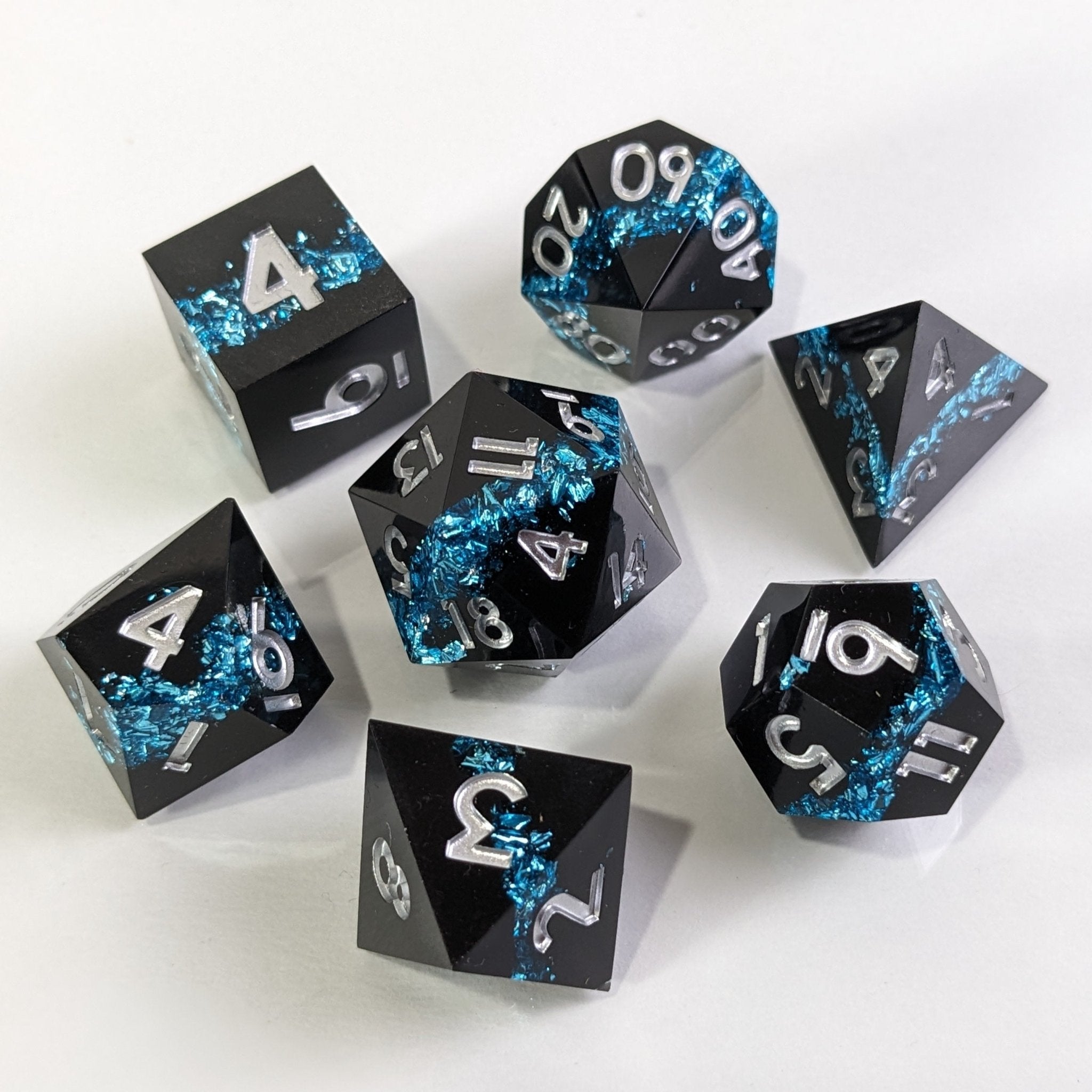 Ice-Crowned Onyx - 7 Piece Luxury D&D Dice Set