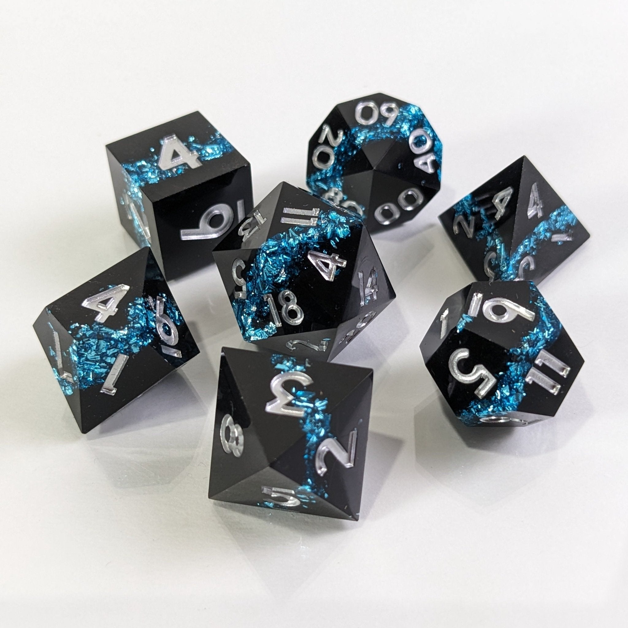 Ice-Crowned Onyx - 7 Piece Luxury D&D Dice Set