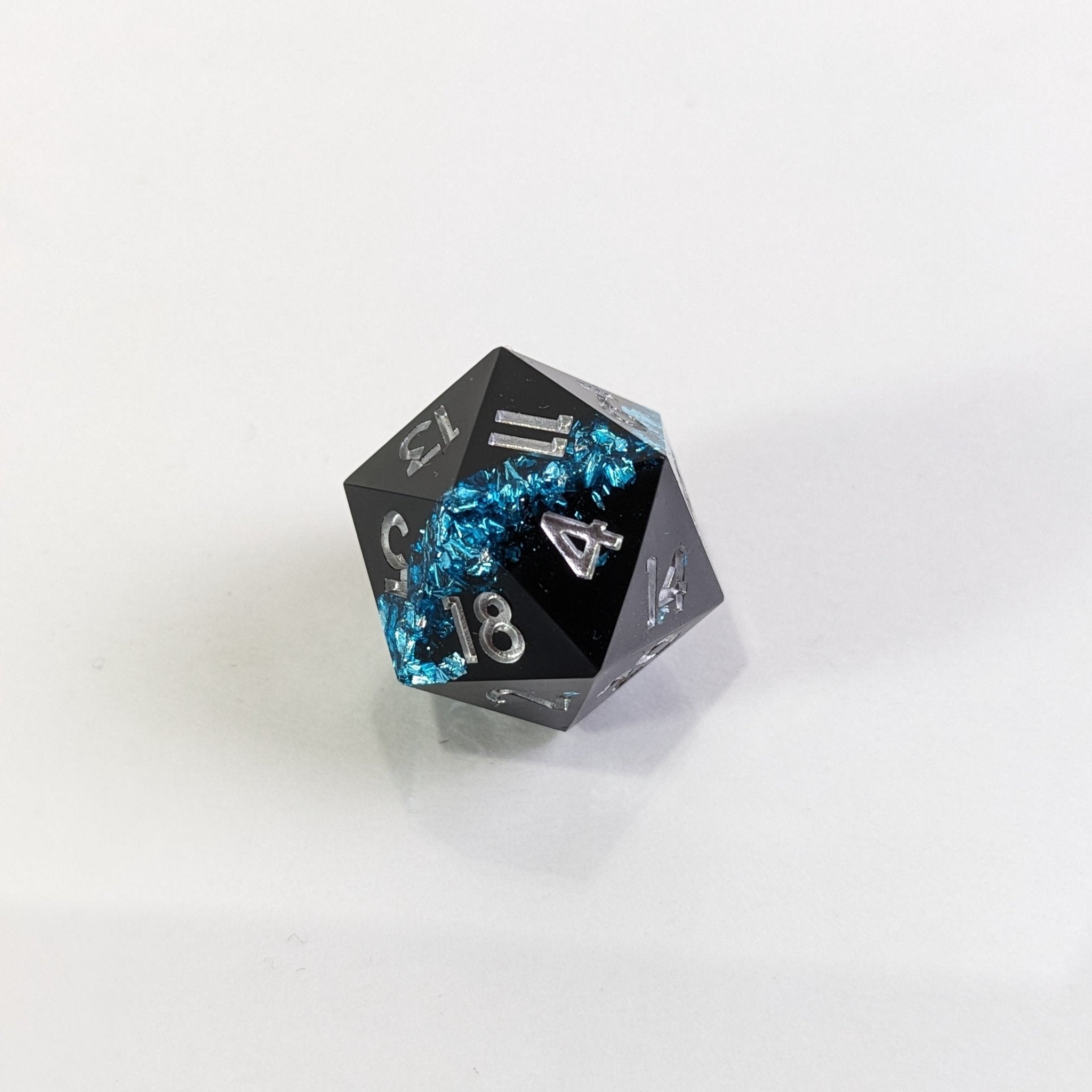 Ice-Crowned Onyx - 7 Piece Luxury D&D Dice Set