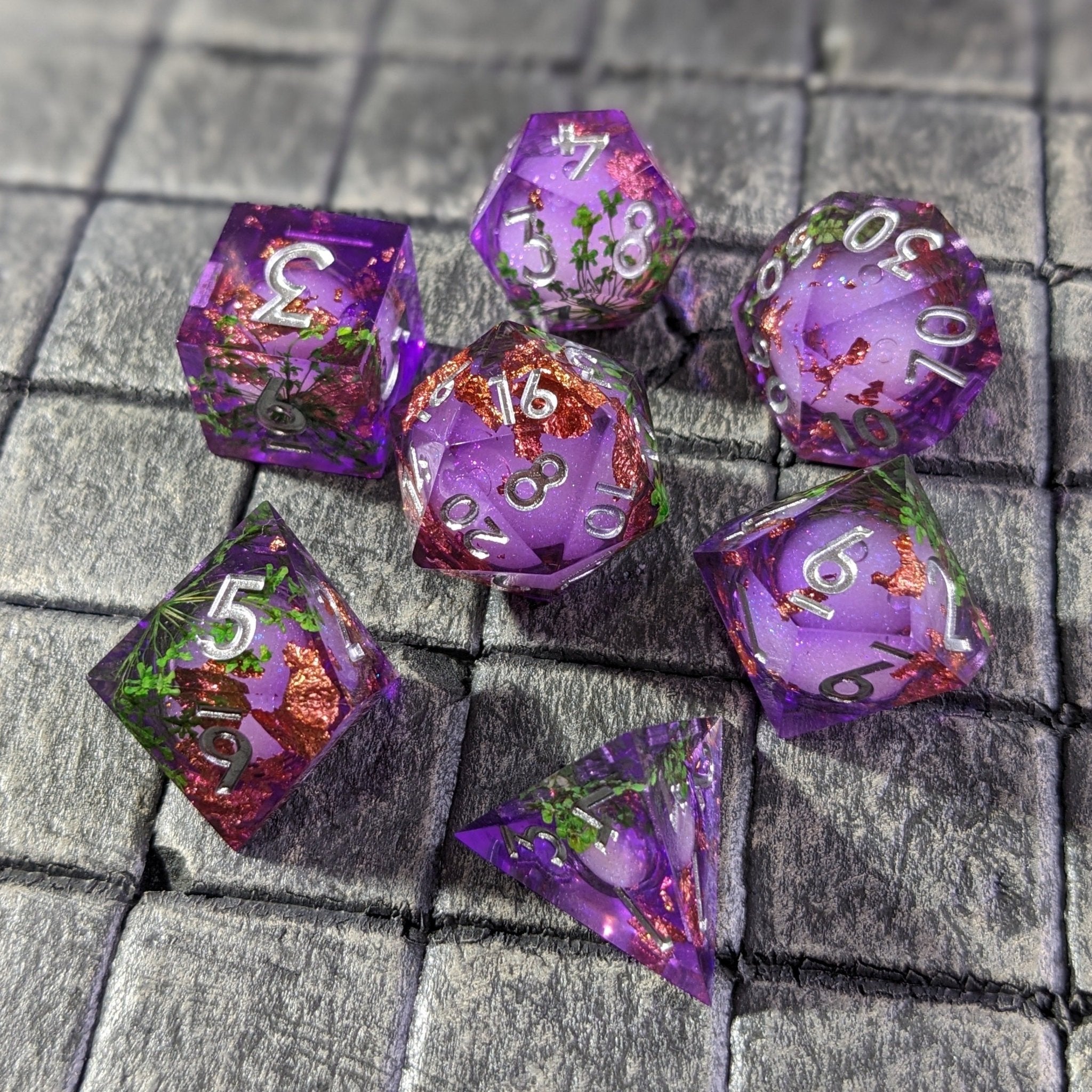 Twilight Trefoil 7-Piece Liquid Core Dice Set