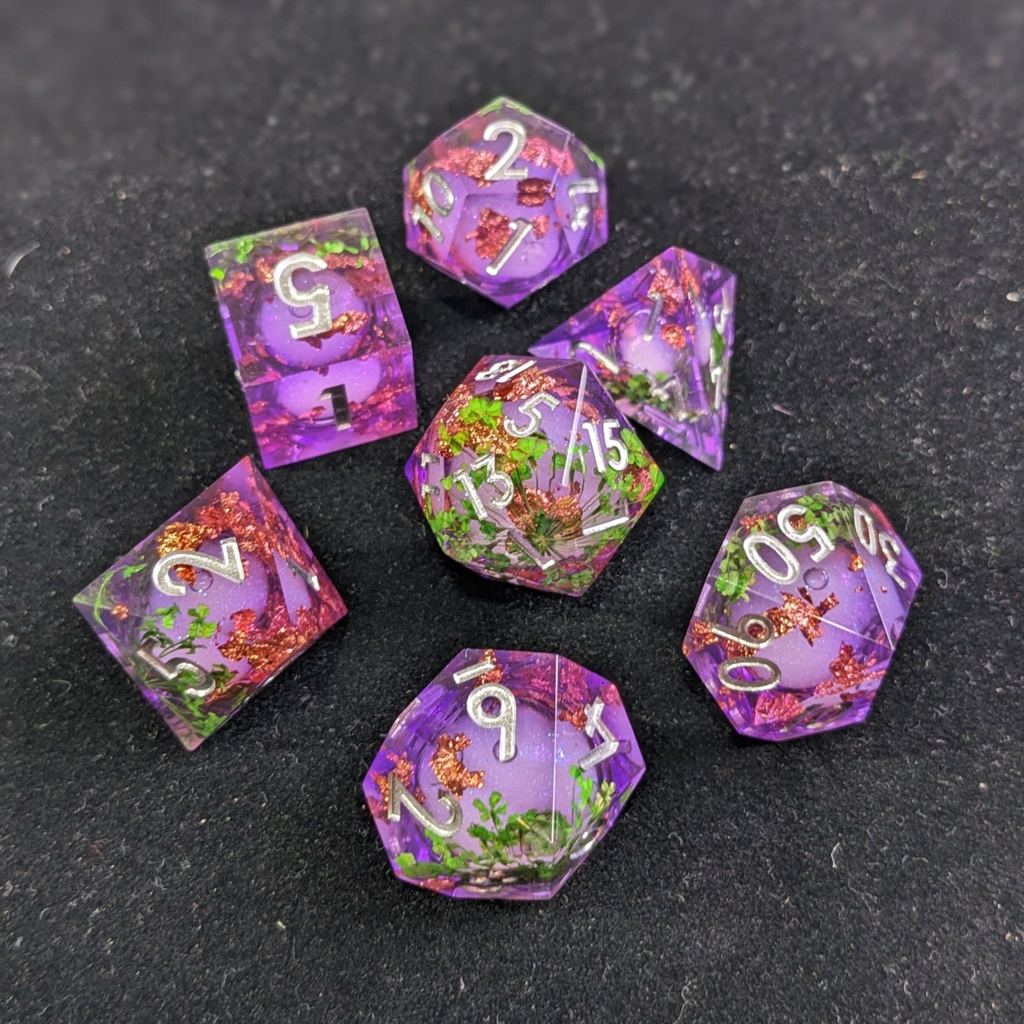 Twilight Trefoil 7-Piece Liquid Core Dice Set