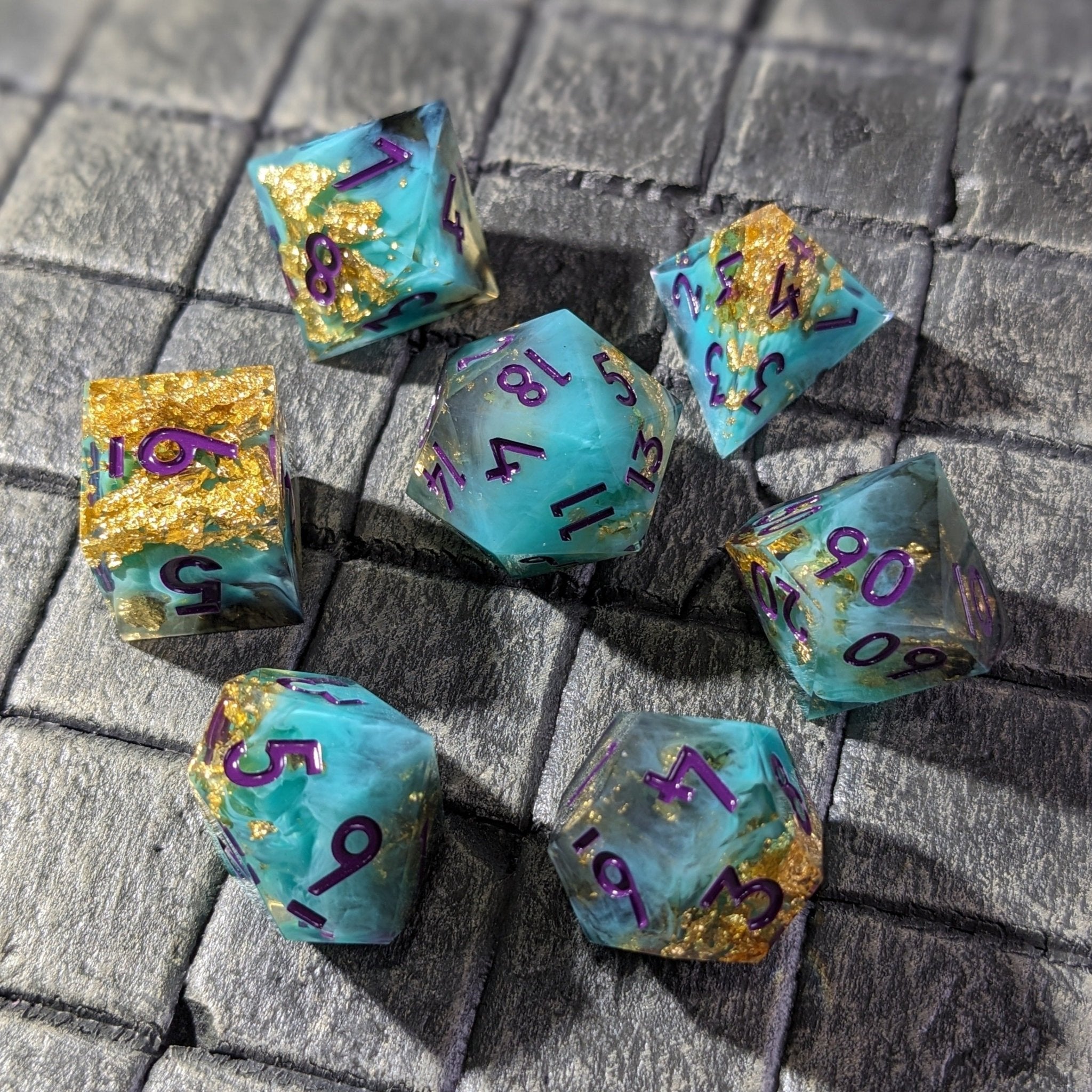Cursed Tealstone - 7 Piece Luxury D&D Dice Set