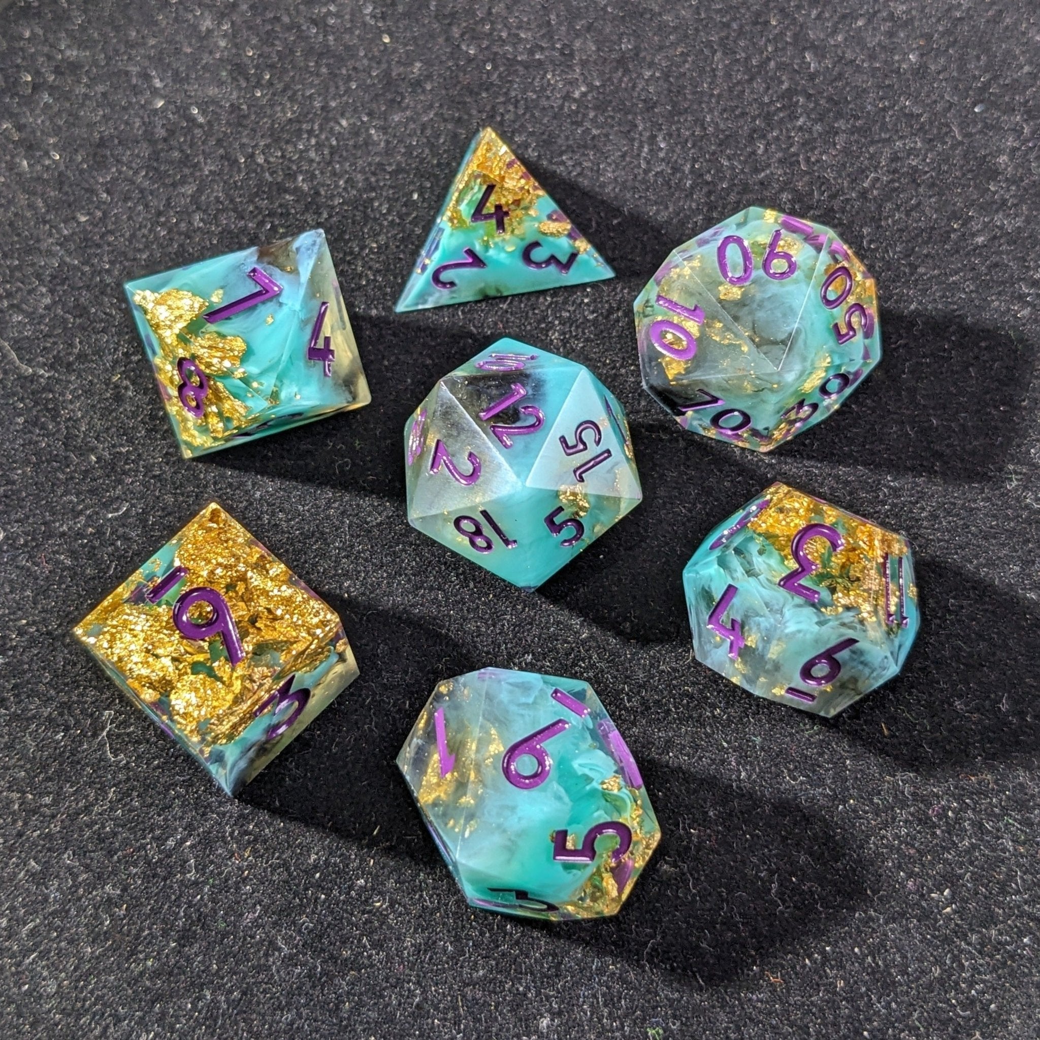 Cursed Tealstone - 7 Piece Luxury D&D Dice Set