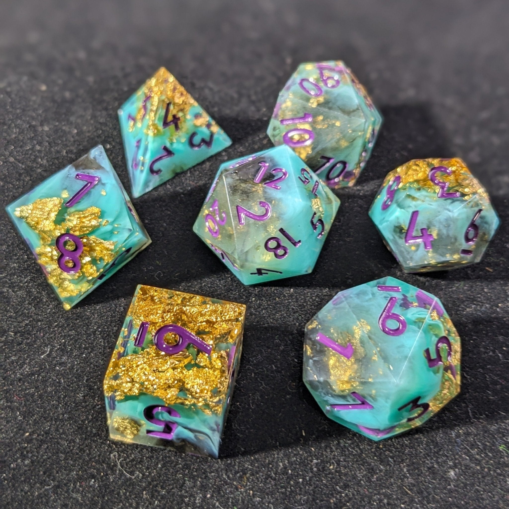 Cursed Tealstone - 7 Piece Luxury D&D Dice Set