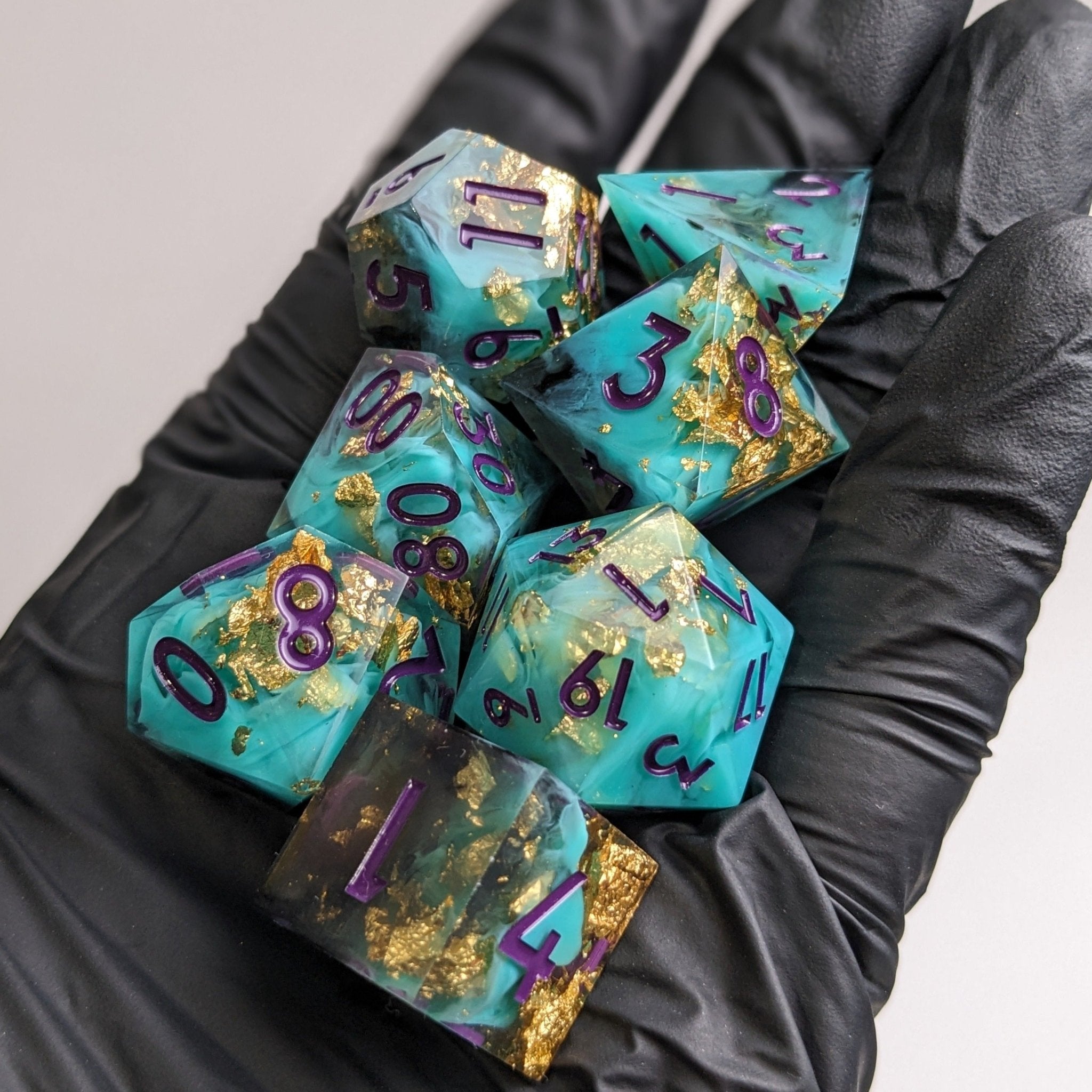 Cursed Tealstone - 7 Piece Luxury D&D Dice Set