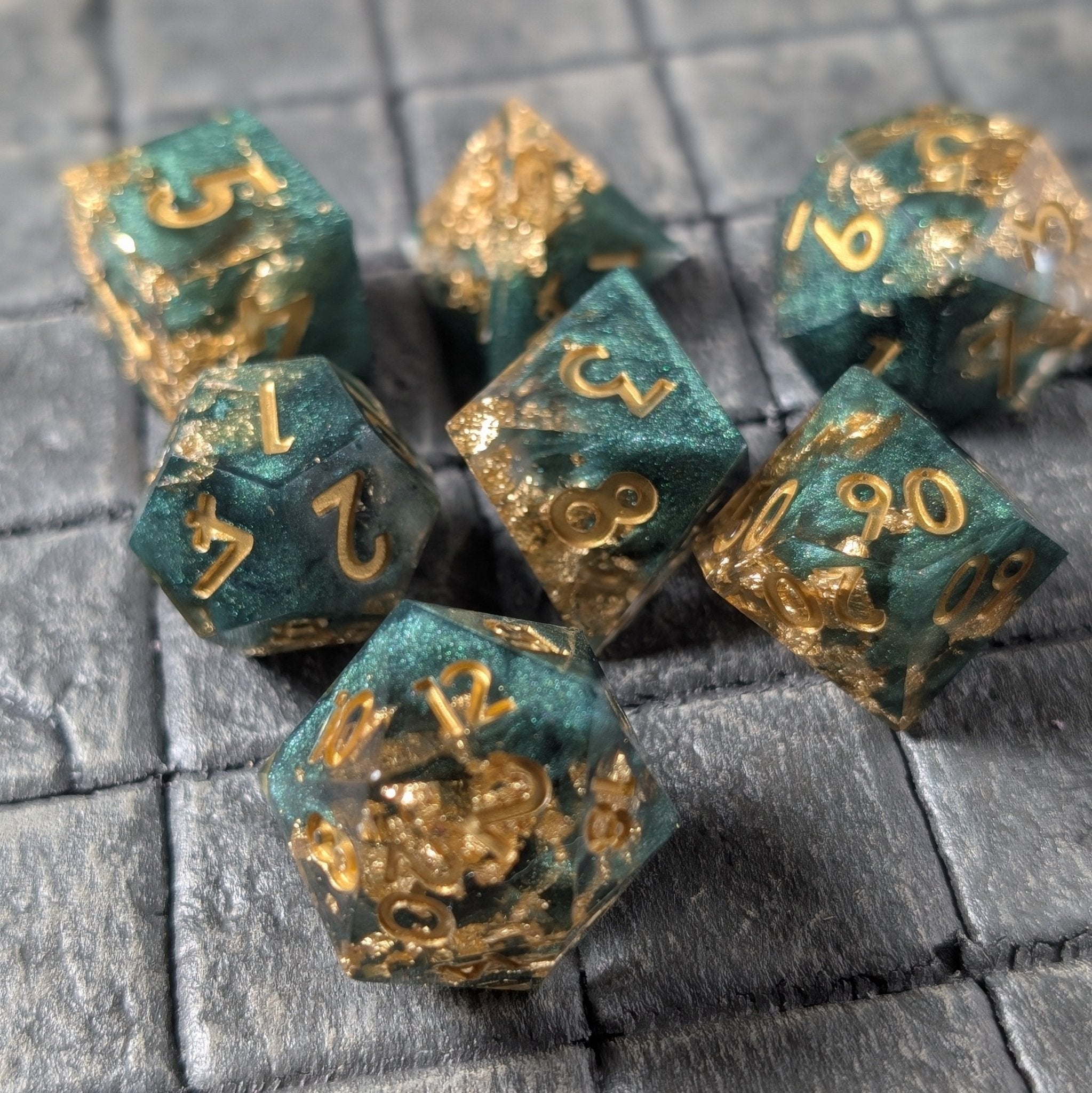 Basilisk Bloom - 7 Piece Polyhedral Dice Set - EBONWOOD