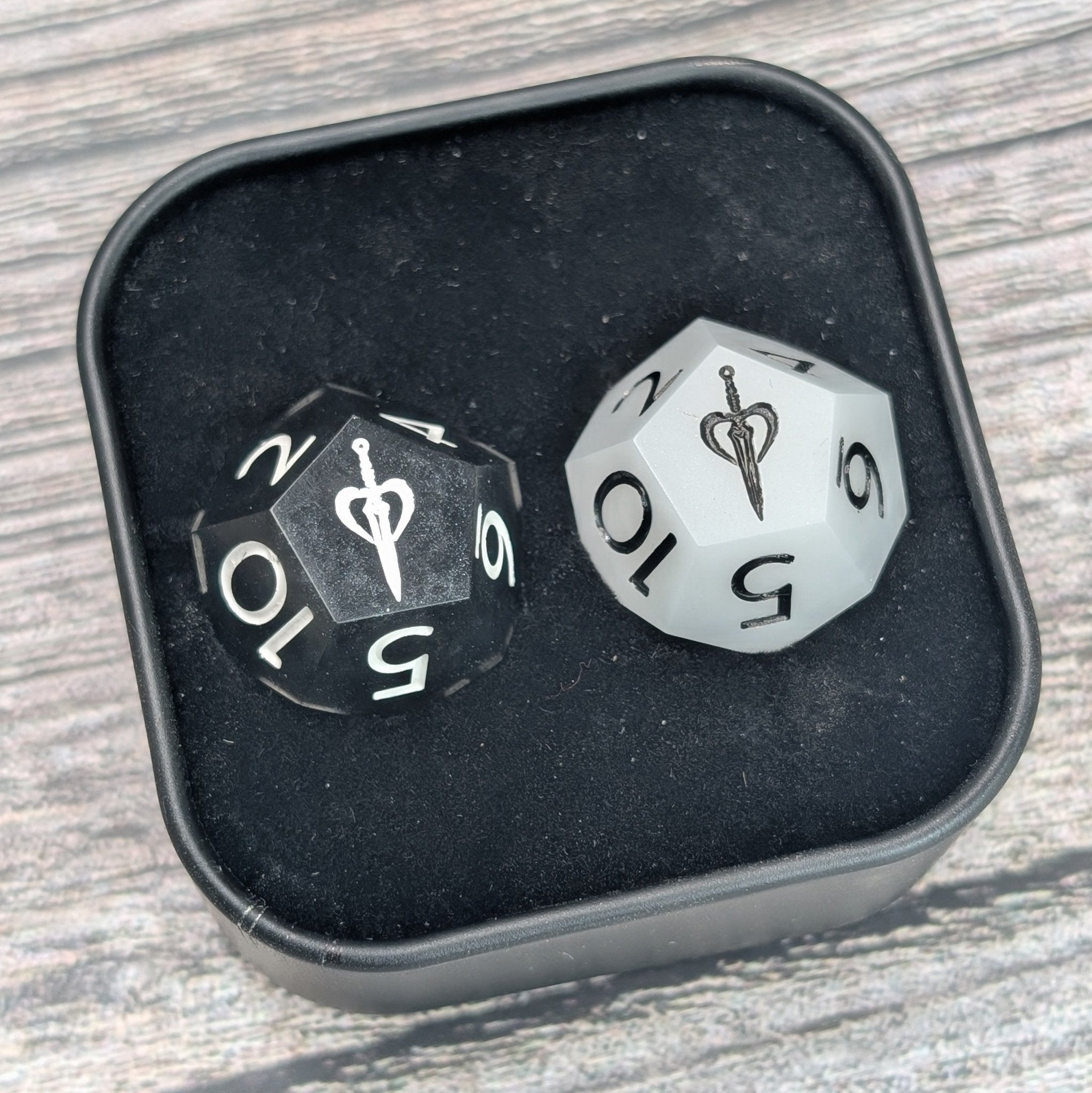 Split Horizon - 2pc Duality Dice for Daggerheart - EBONWOOD