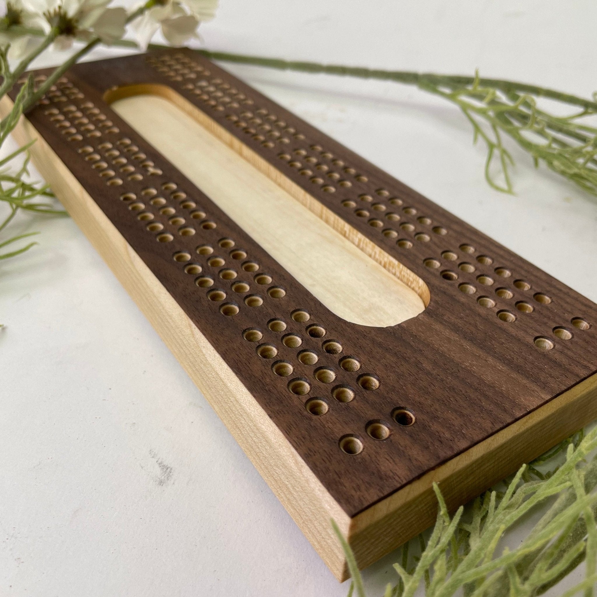 Premium Cribbage Board - Wooden Veneer Travel Board