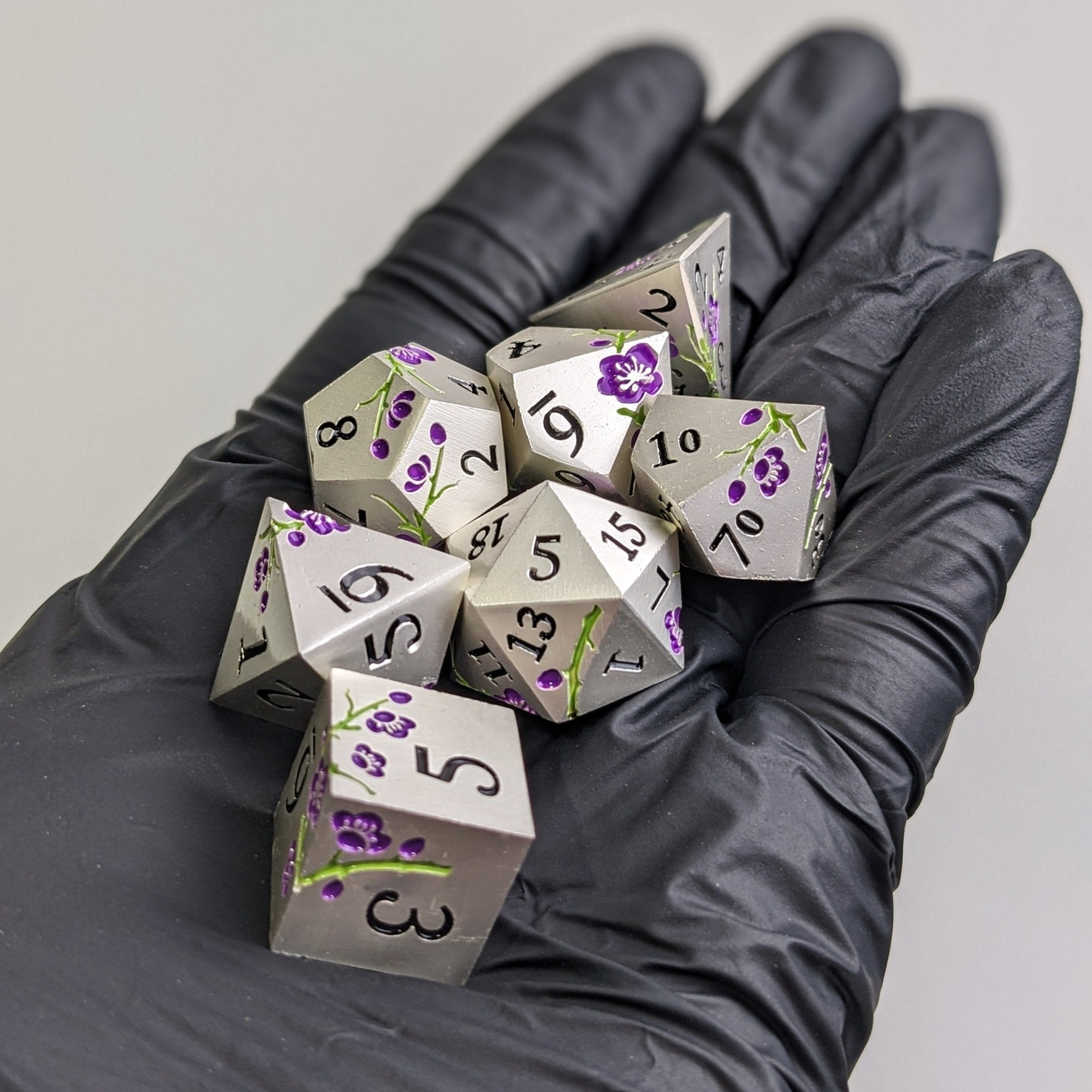 Moonlit Orchid - 7 Piece Luxury Metal D&D Dice Set