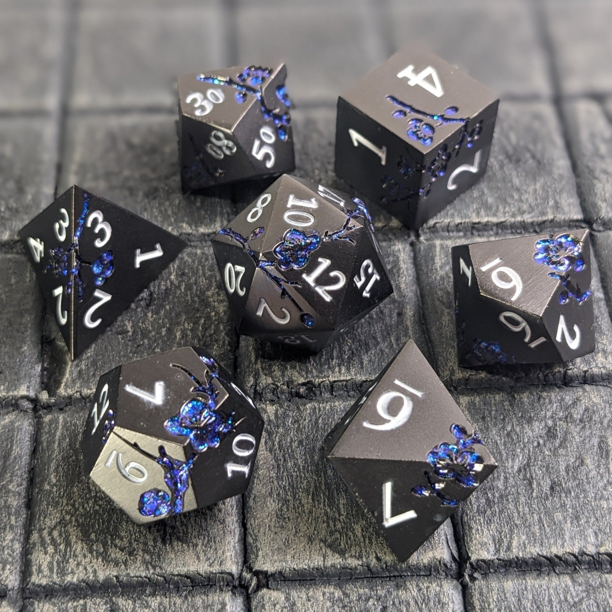 Midnight Lotus - 7 Piece Luxury Metal D&D Dice Set