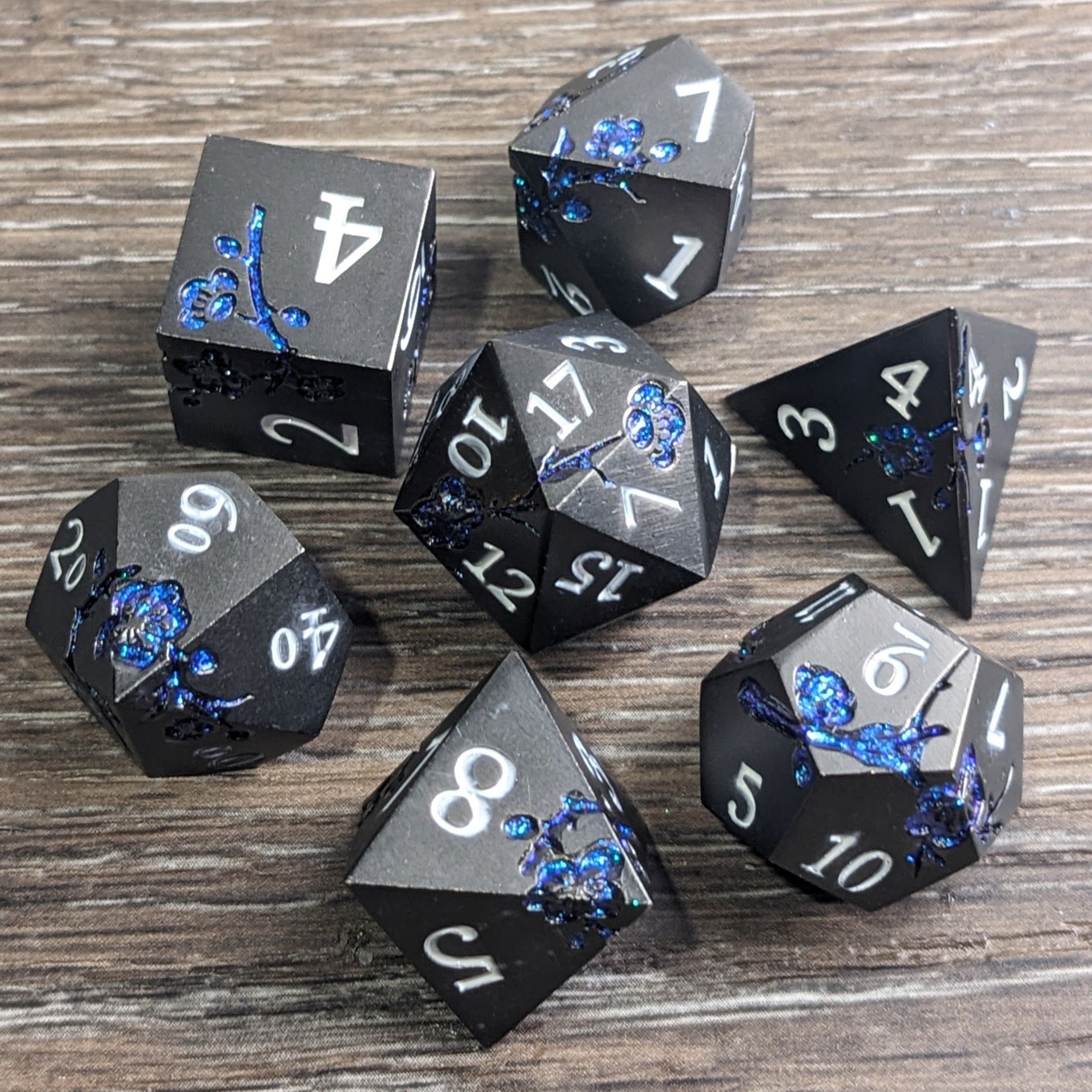 Midnight Lotus - 7 Piece Luxury Metal D&D Dice Set