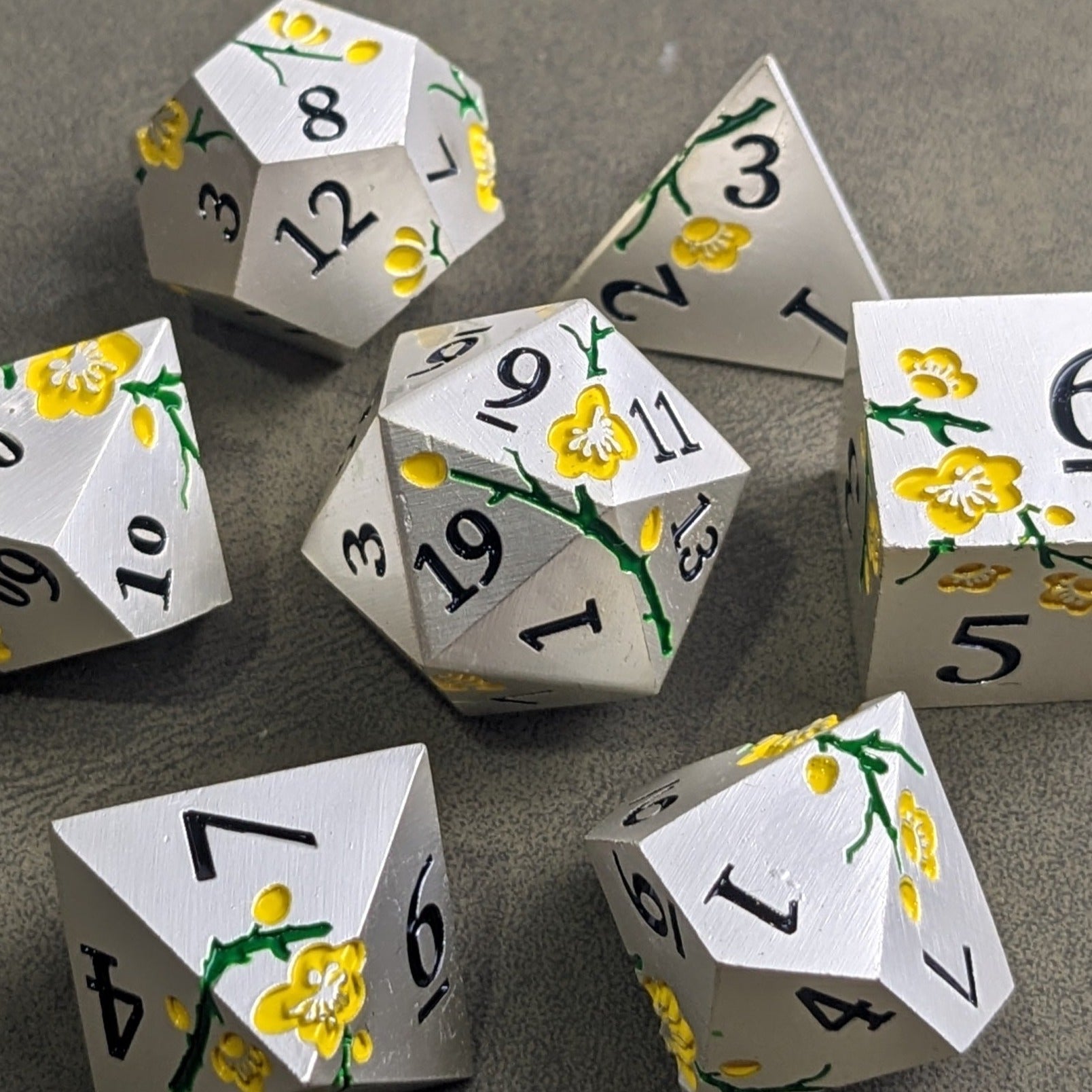 Moonlit Marigold - 7 Piece Luxury Metal D&D Dice Set