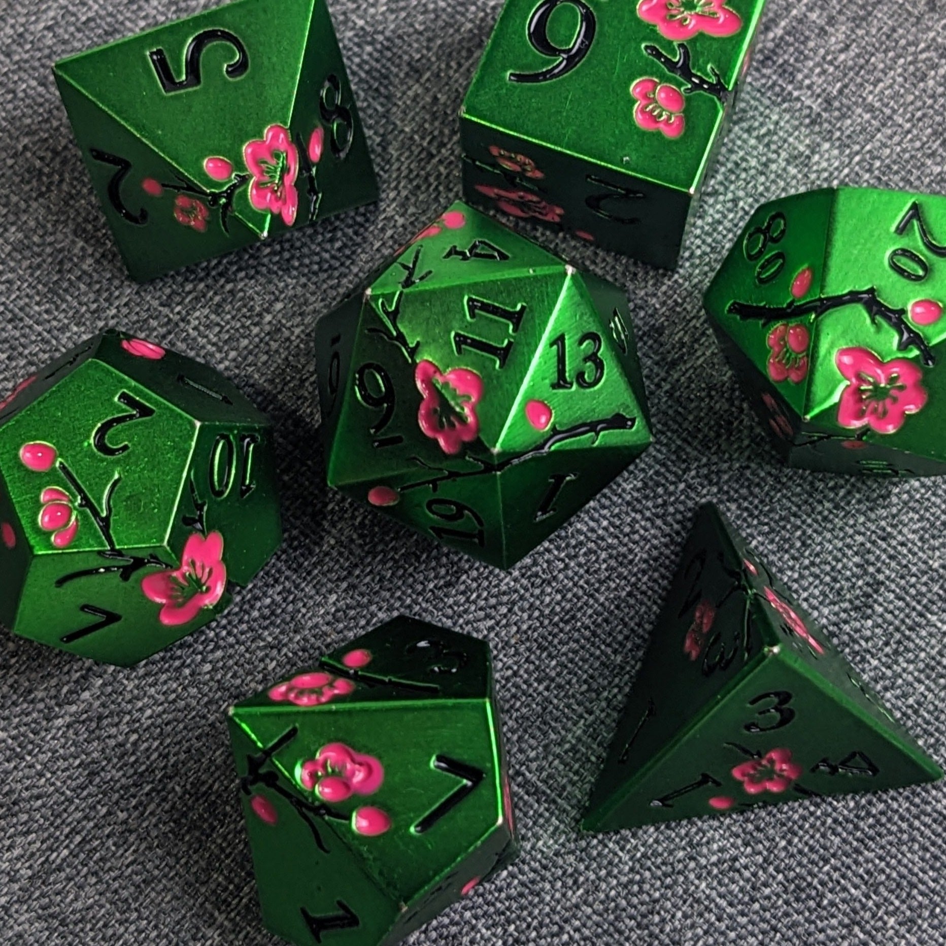 Elven Fernsteel - 7 Piece Luxury Metal D&D Dice Set