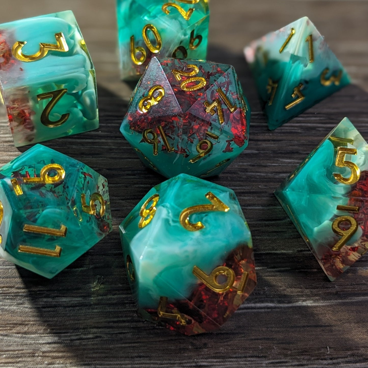 Vermilion Crest - Set of 7 Luxury D&D Dice Set