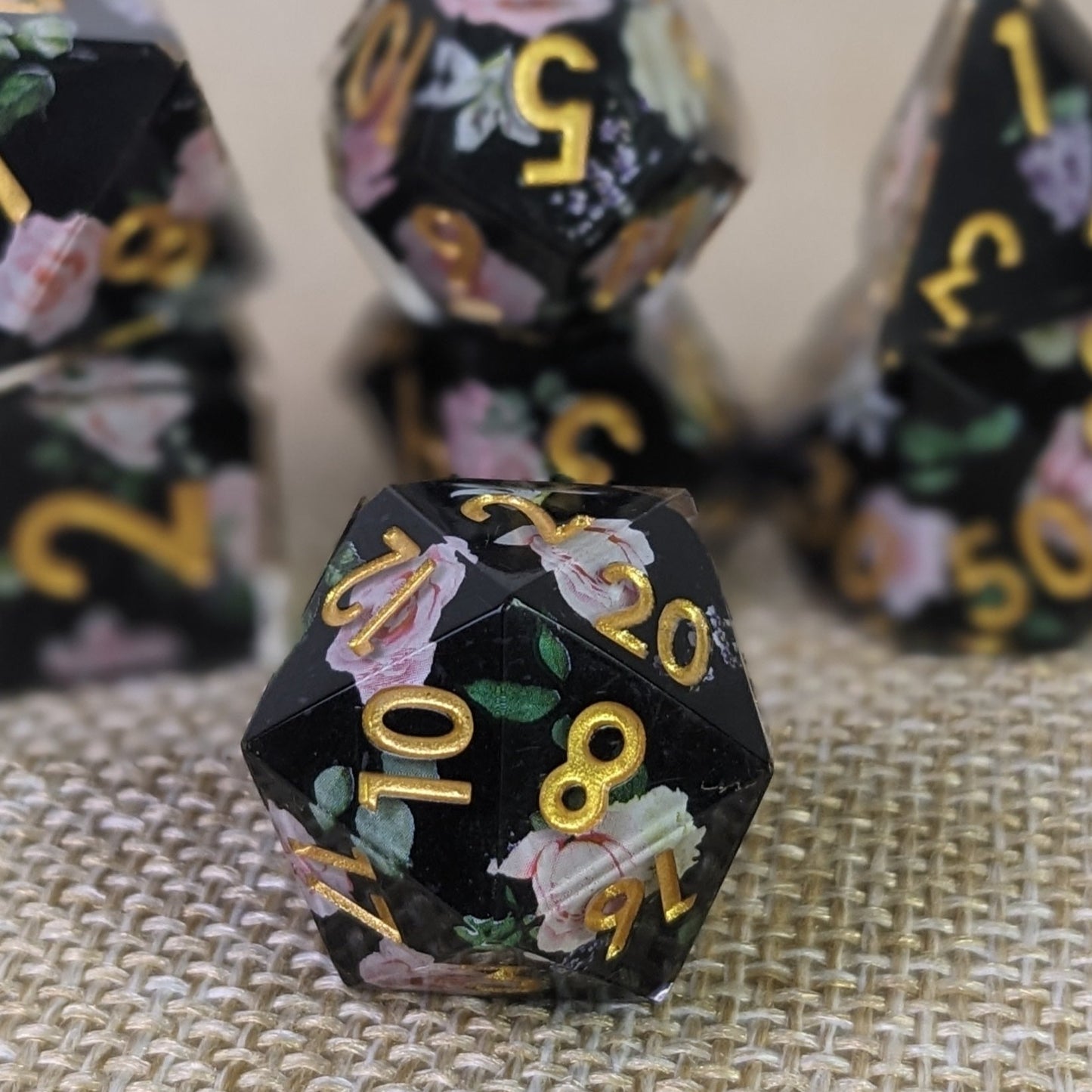 Knights Rose - 7 Piece Luxury DnD Dice Set