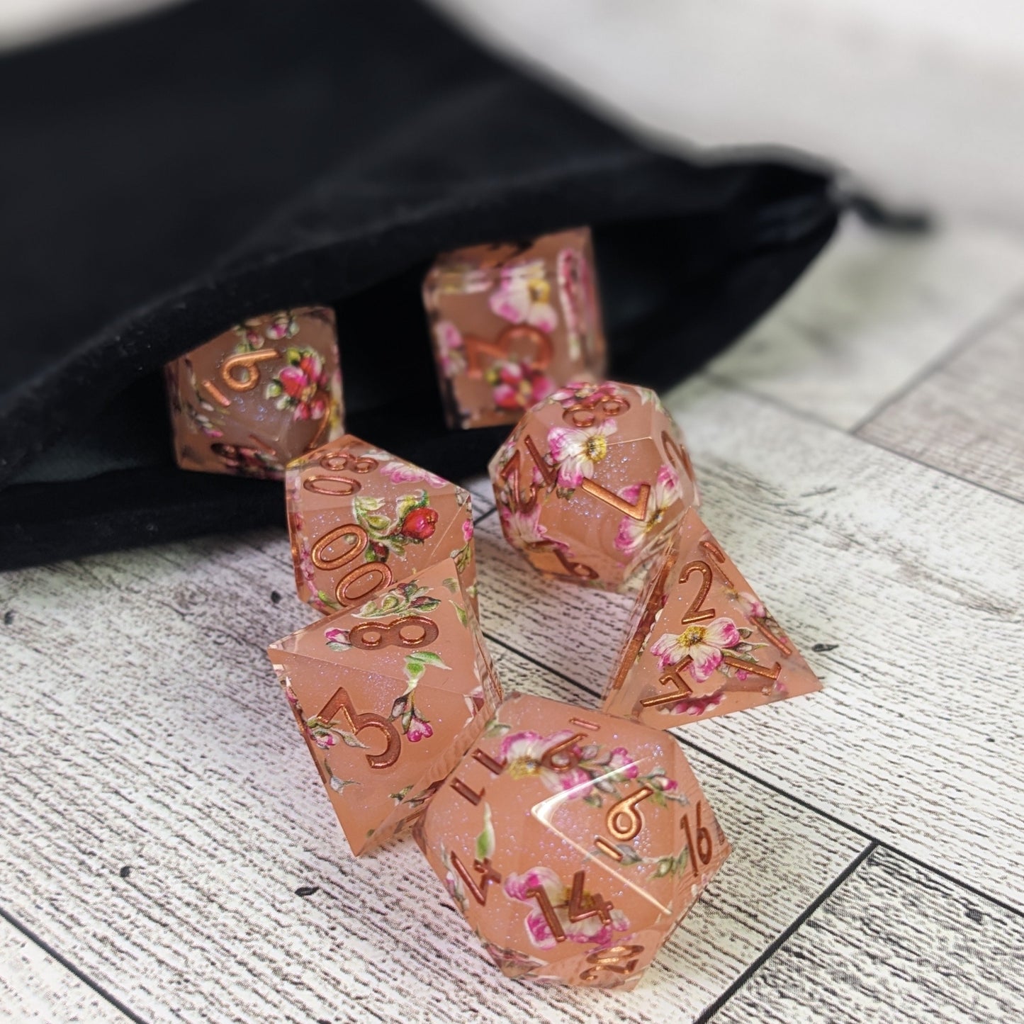 Feyblush - 7 Piece Luxury D&D Dice Set