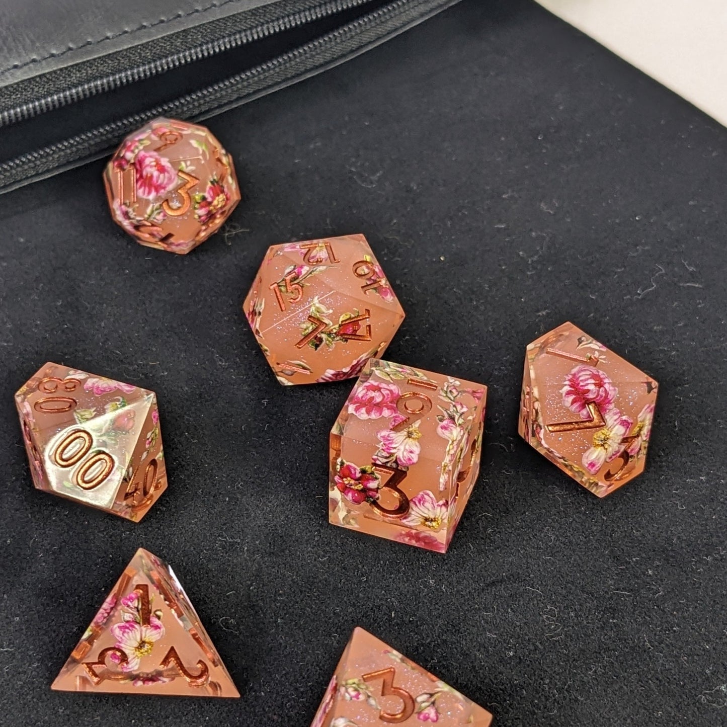 Feyblush - 7 Piece Luxury D&D Dice Set