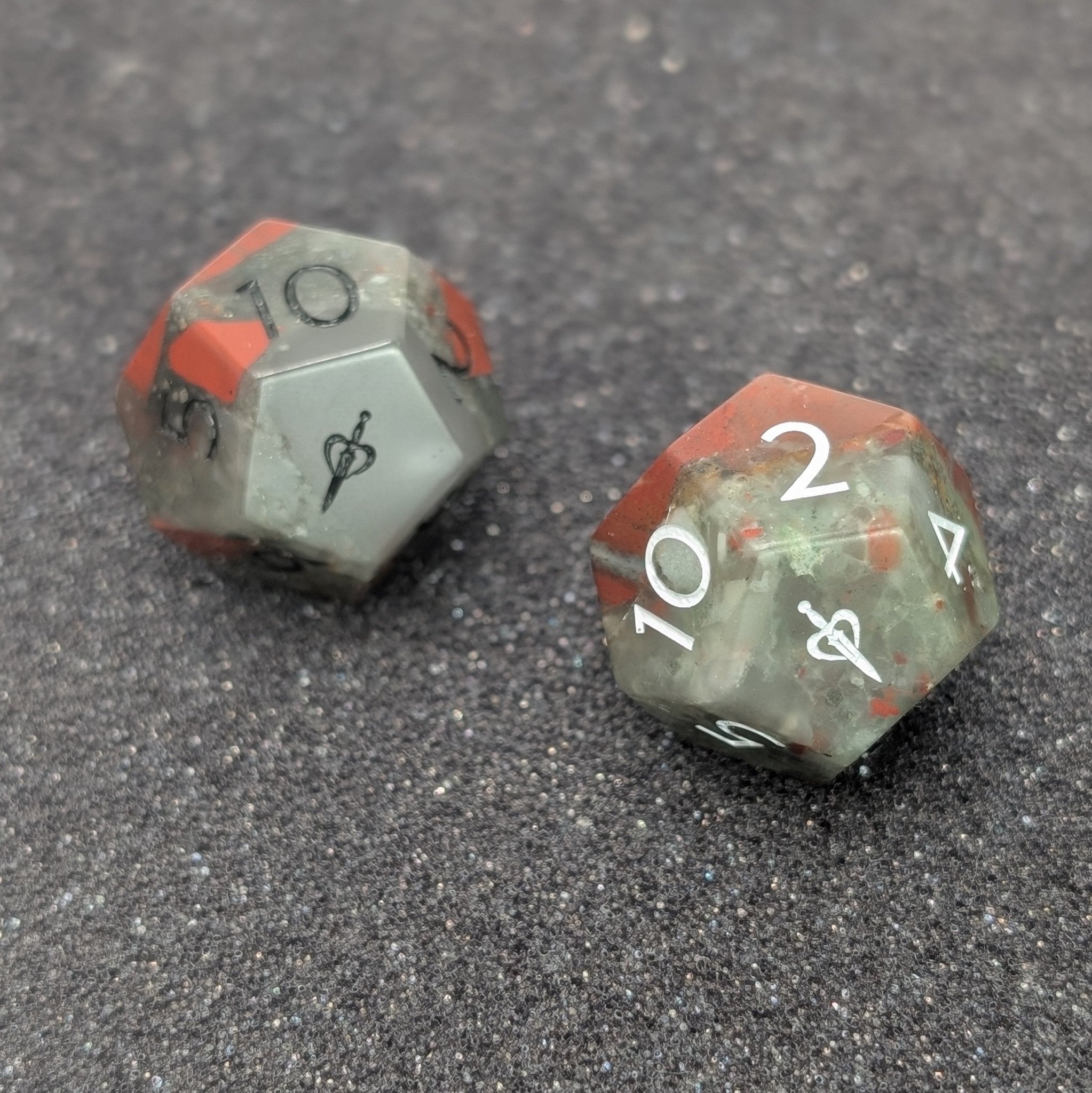 Blood Stone - 2pc Gemstone Duality Dice for Daggerheart - EBONWOOD