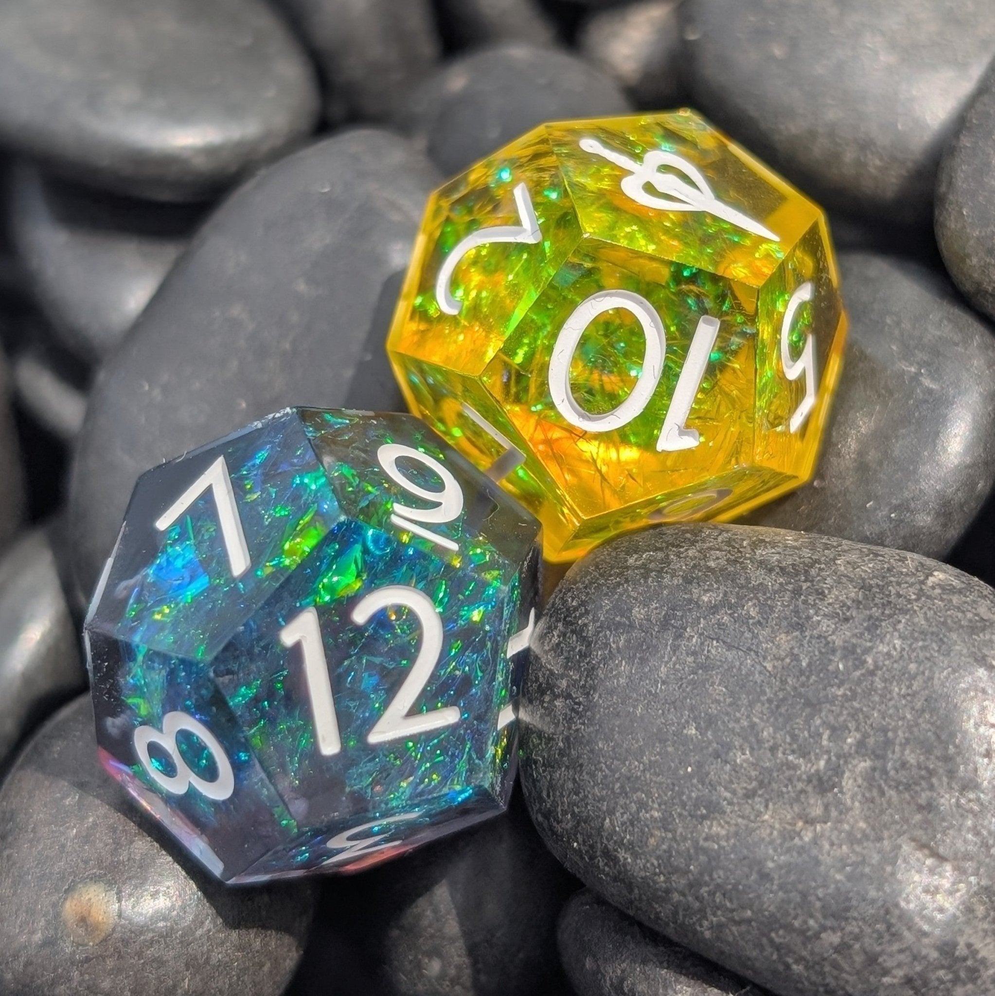Brightbane - 2pc Duality Dice for Daggerheart - EBONWOOD