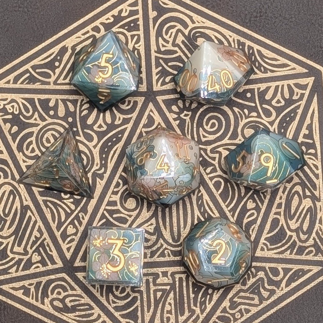Tidal Focus - 7 Piece Luxury D&D Dice Set
