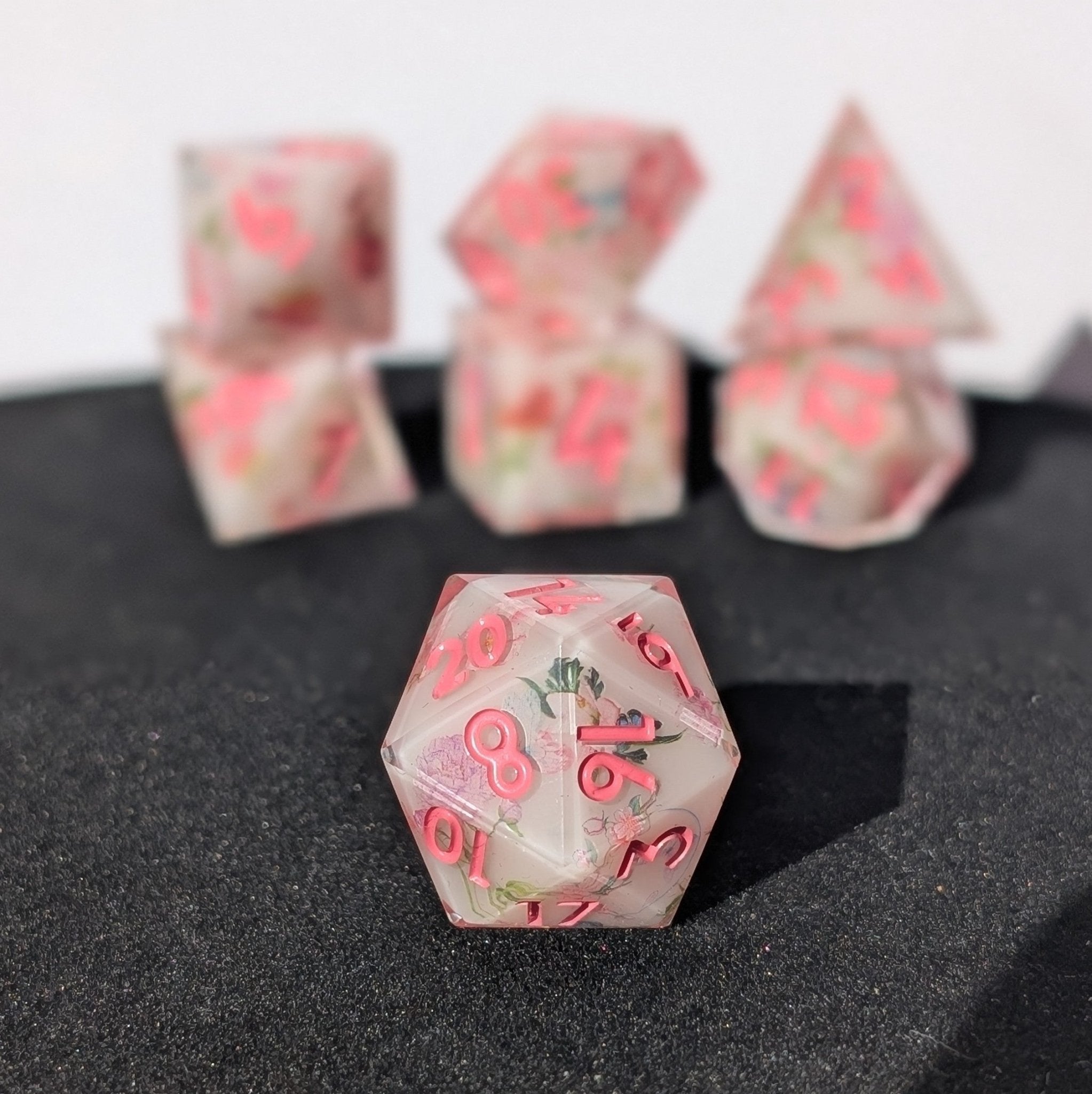 Flutterfey Bloom - 7 Piece Luxury D&D Dice Set