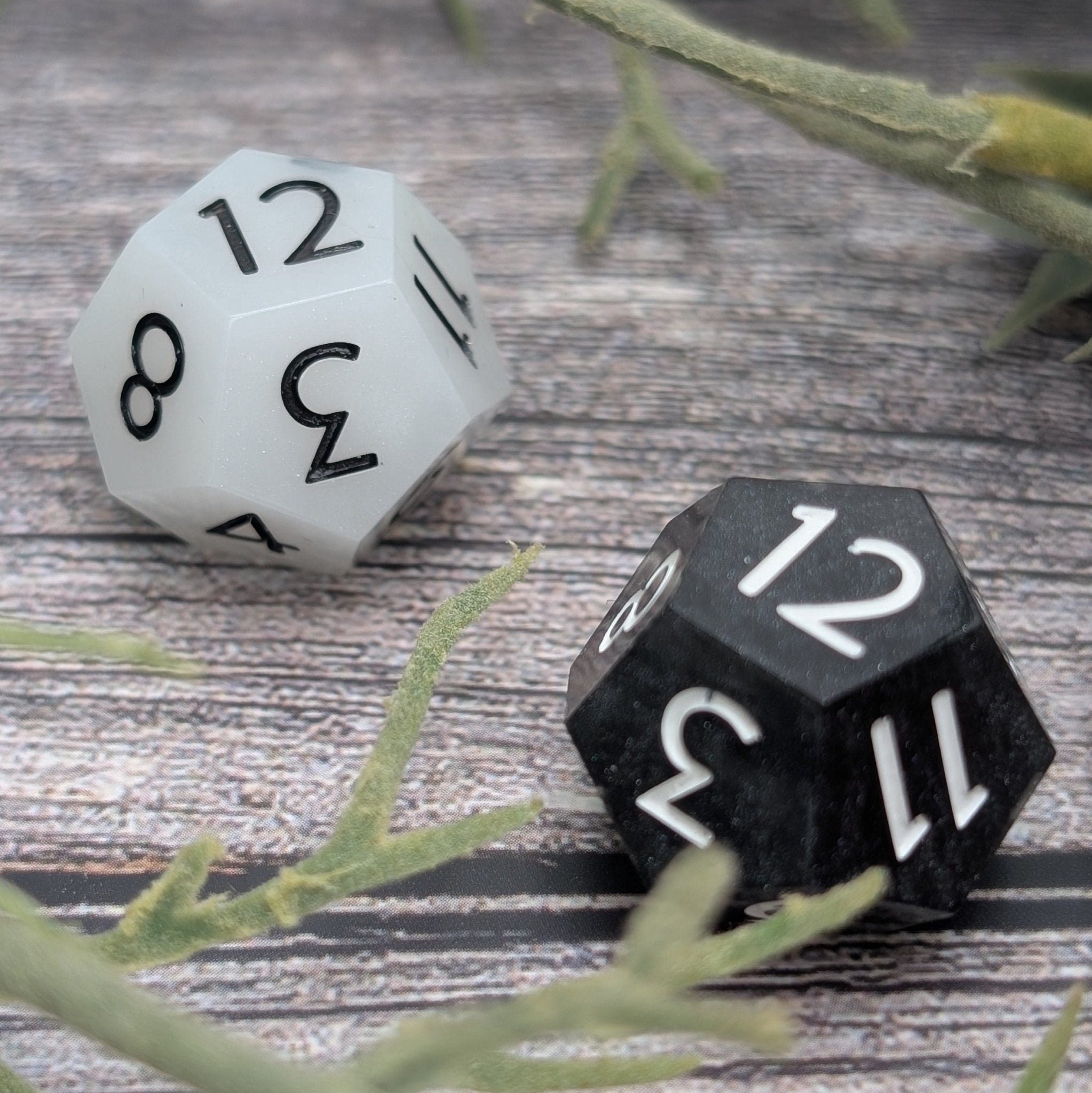 Split Horizon - 2pc Duality Dice for Daggerheart - EBONWOOD