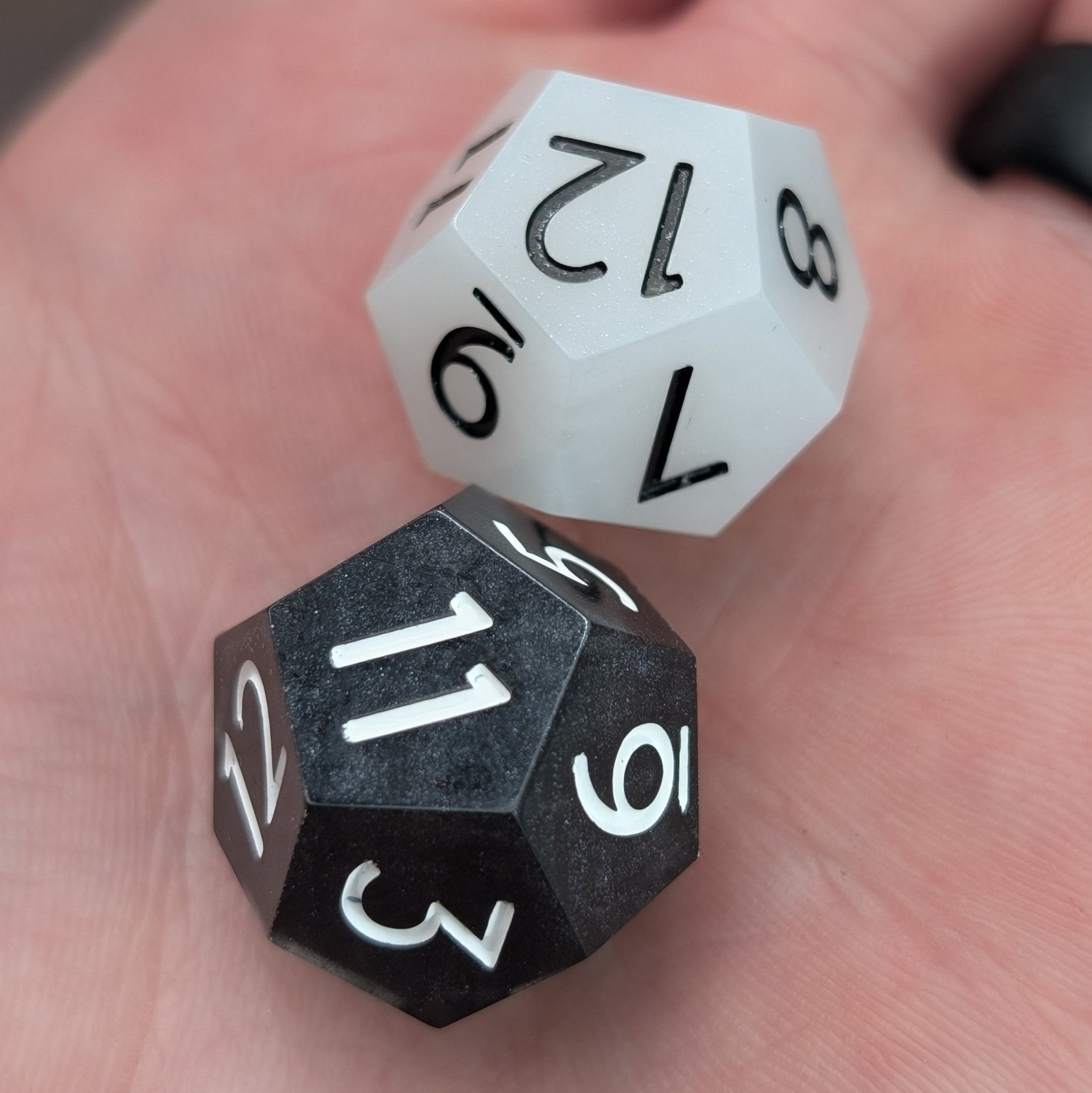 Split Horizon - 2pc Duality Dice for Daggerheart - EBONWOOD