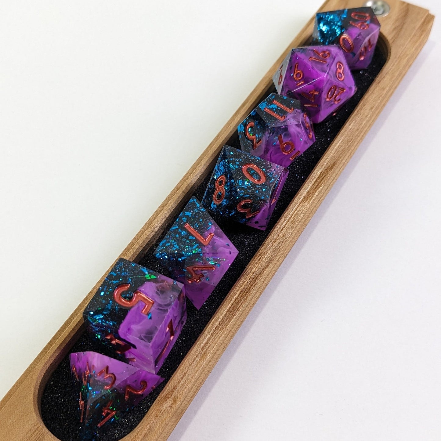 Amethyst Glintcrystal  - 7 Piece Luxury D&D Dice Set