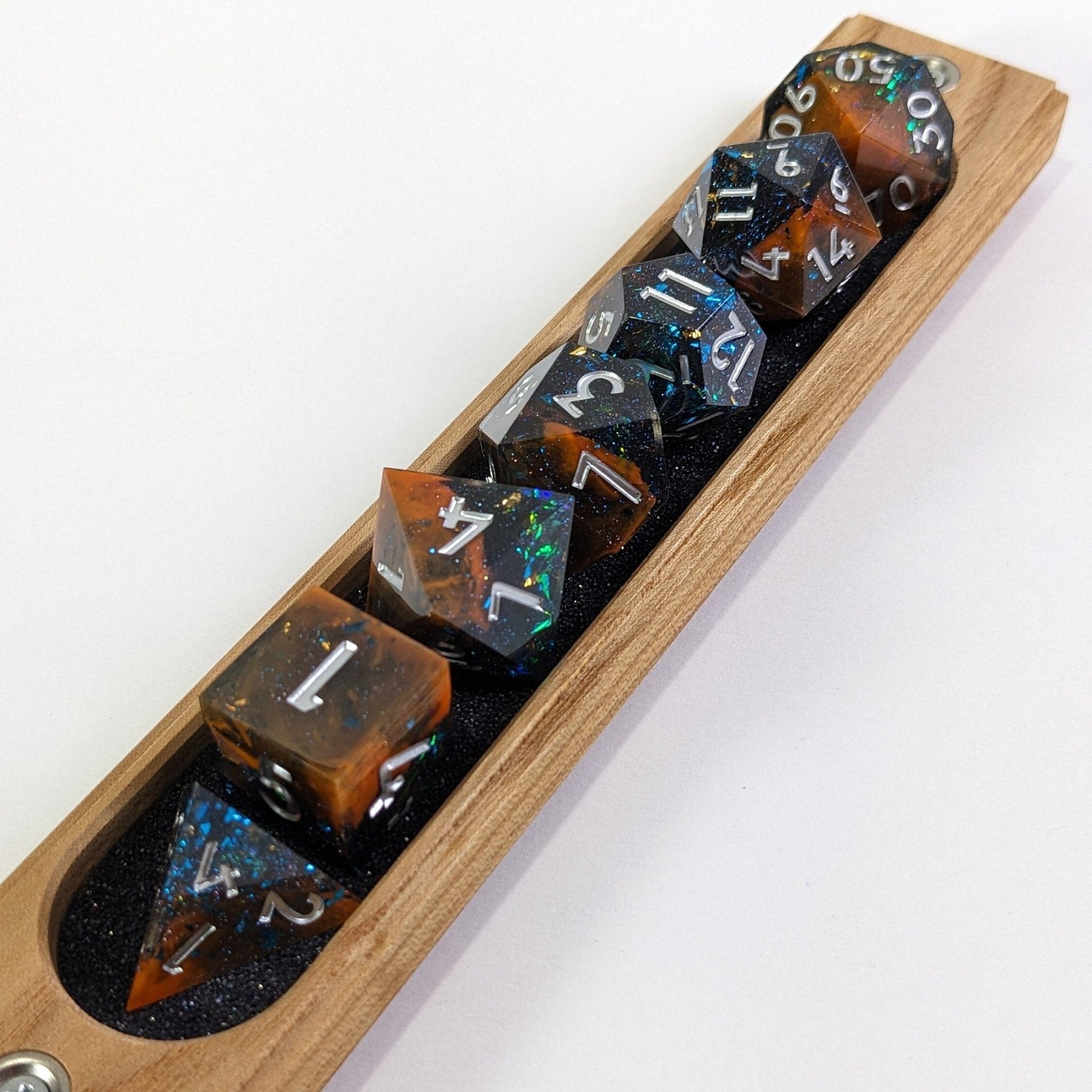 Earthshade Glintcrystal  - 7 Piece Luxury D&D Dice Set