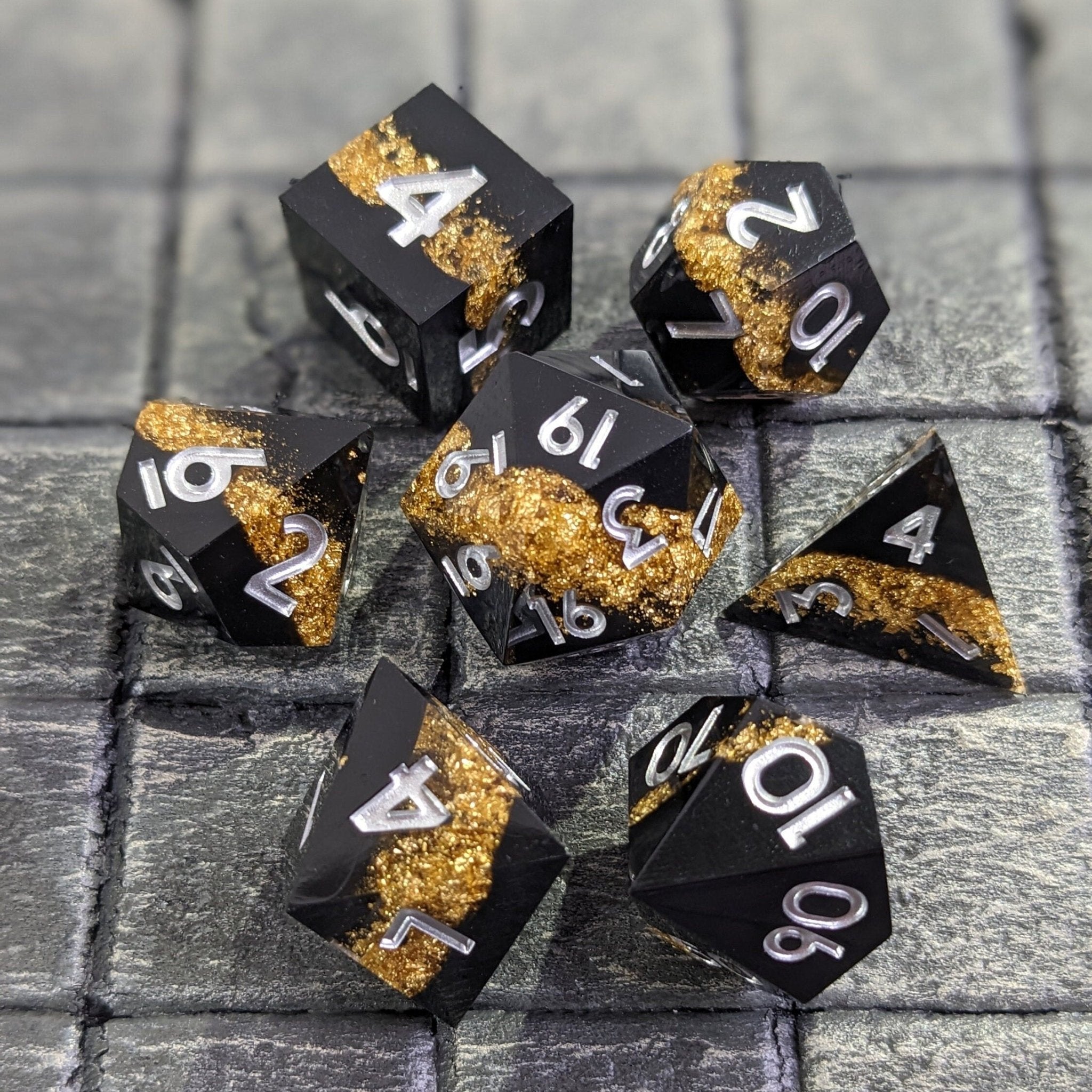 Starlit Onyx - 7 Piece Luxury D&D Dice Set